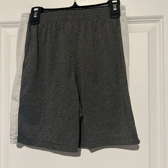 📌 3 for $20📌Kids Fila Basketball Shorts size S (7/8) - Picture 4 of 7